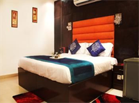 Oyo Premium Near Fortis Faridabad 
