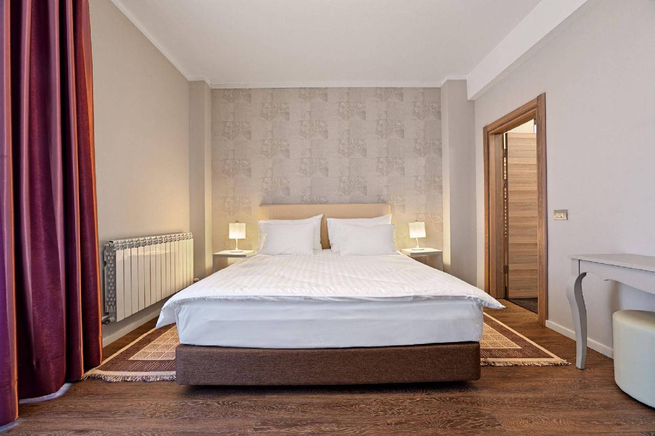 Hotel Tomis 