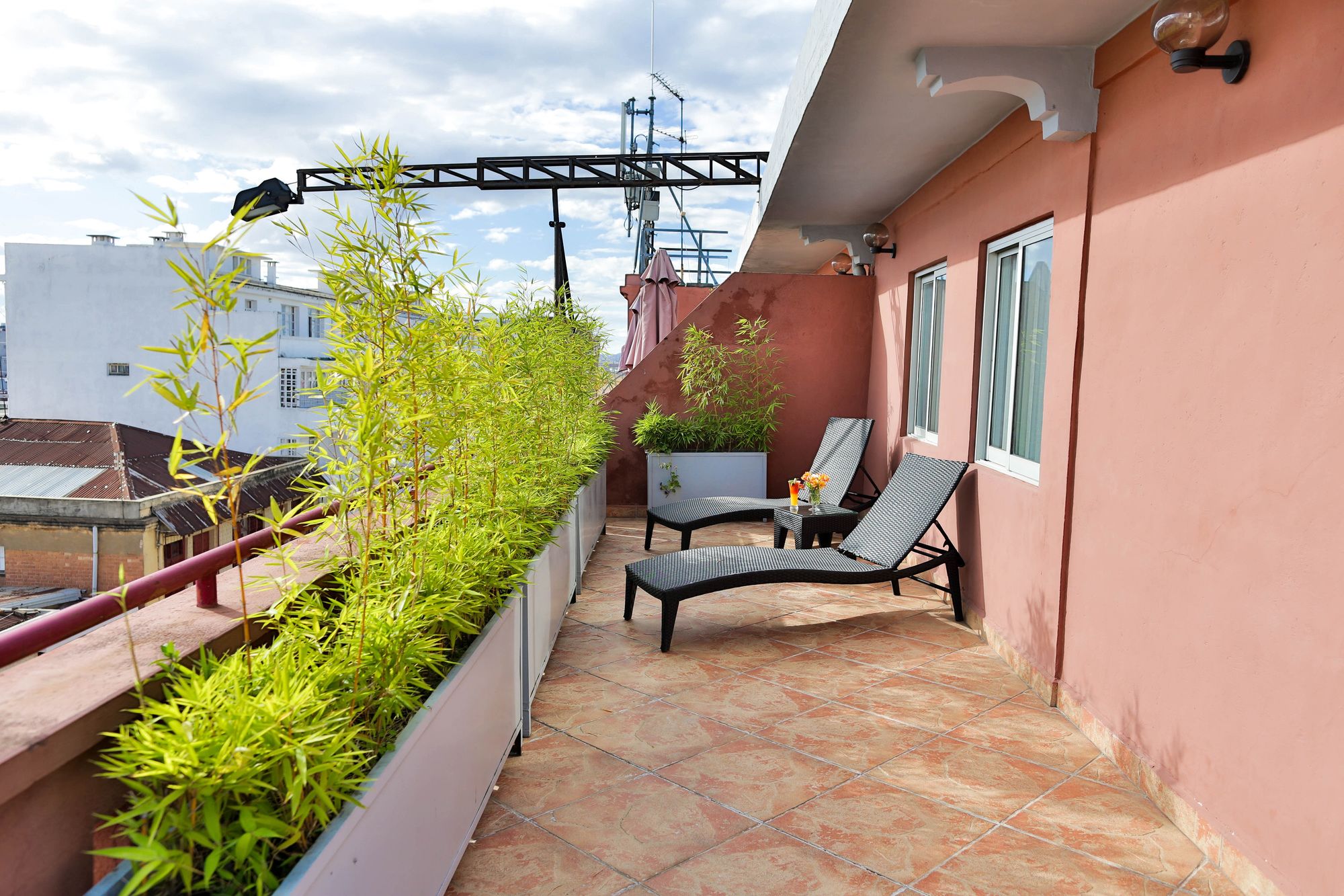 Le Grand Mellis Hôtel & Spa (ل گرند ملیس هôتل و اسپا) 