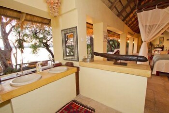 Tongabezi Lodge Bathroom Sink