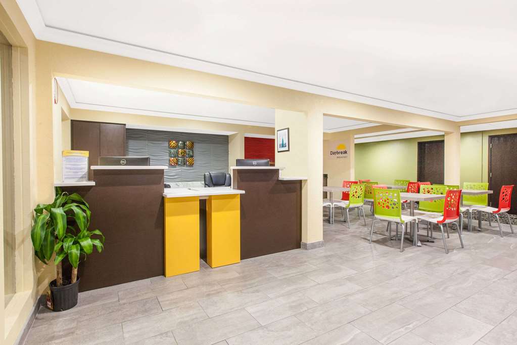 Days Inn by Wyndham Miami - photo 3