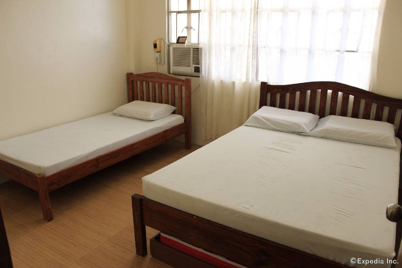 Coron Village Lodge 