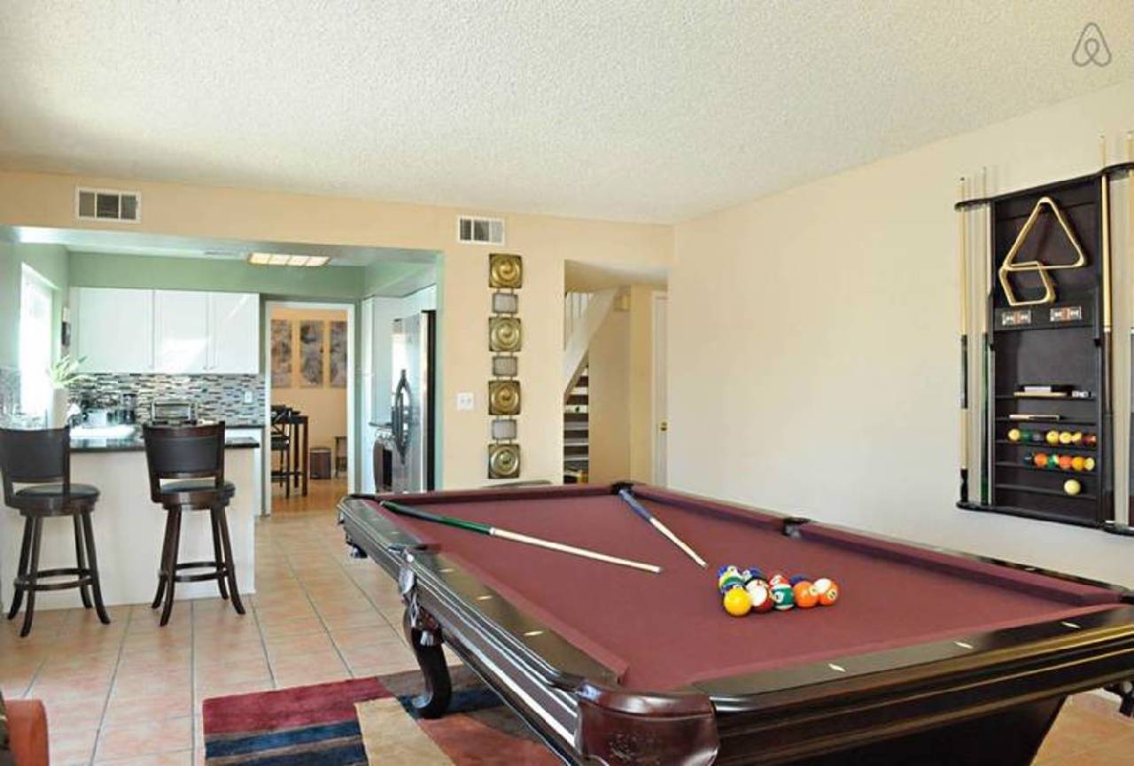 Luxury 4br 8min To Las Vegas Strip (لاکچری ۴بر ۸مین تو لاس وگاس استریپ) 