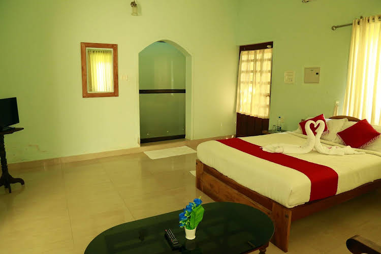 Aruvi Resort Munnar 