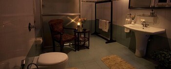 Lymond House Bathroom