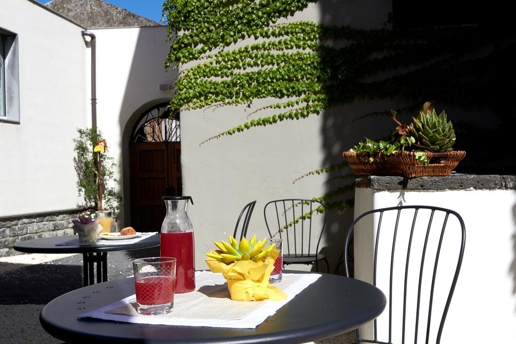 Etna Genus Guest House 