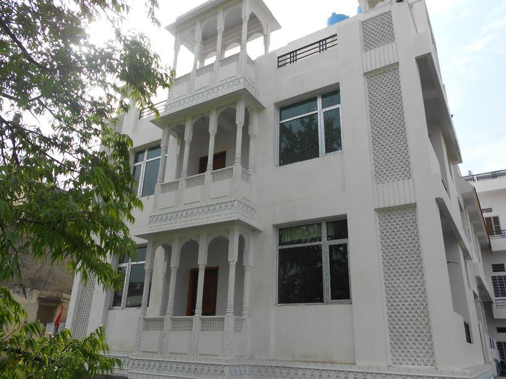 Chit Chat Guest House 