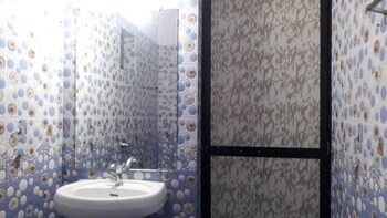Swati Hotel Bathroom