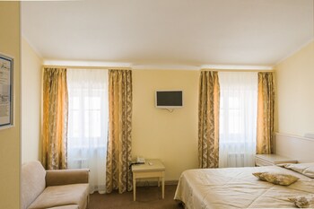 Rus Hotel Guestroom