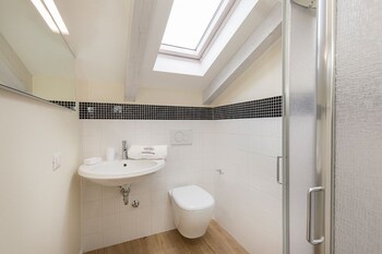Impero House Rent Antica Bathroom