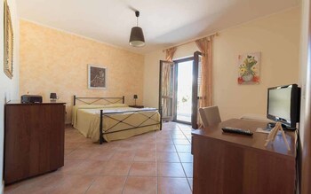 Villa Le Torrette Guestroom