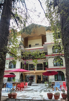 The Rainbow Inn & Cafe 