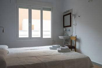 Hostal Y Apartamentos Ripoll 