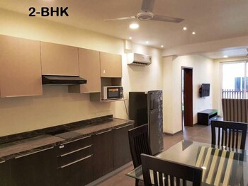 Zondela Inn Luxury Apartments In-Room Kitchen
