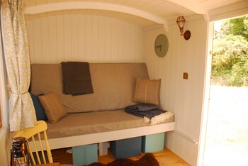 Sindles Farm Shepherd's Huts Living Area