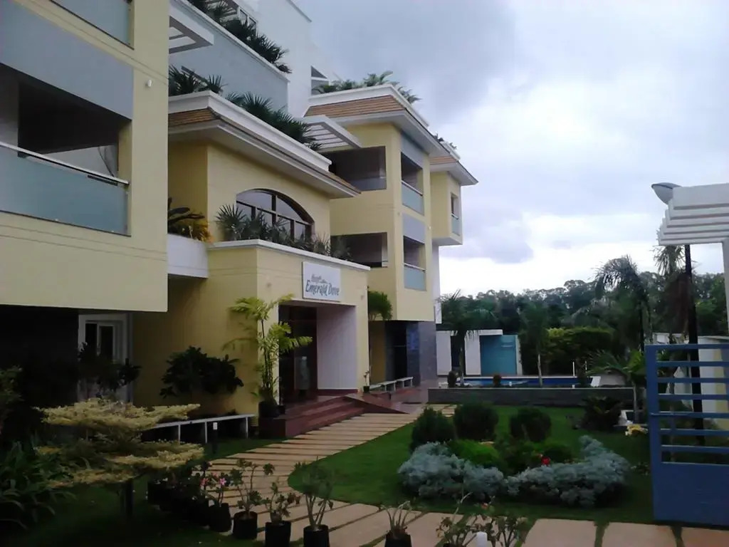 Hotel Emeralddove 