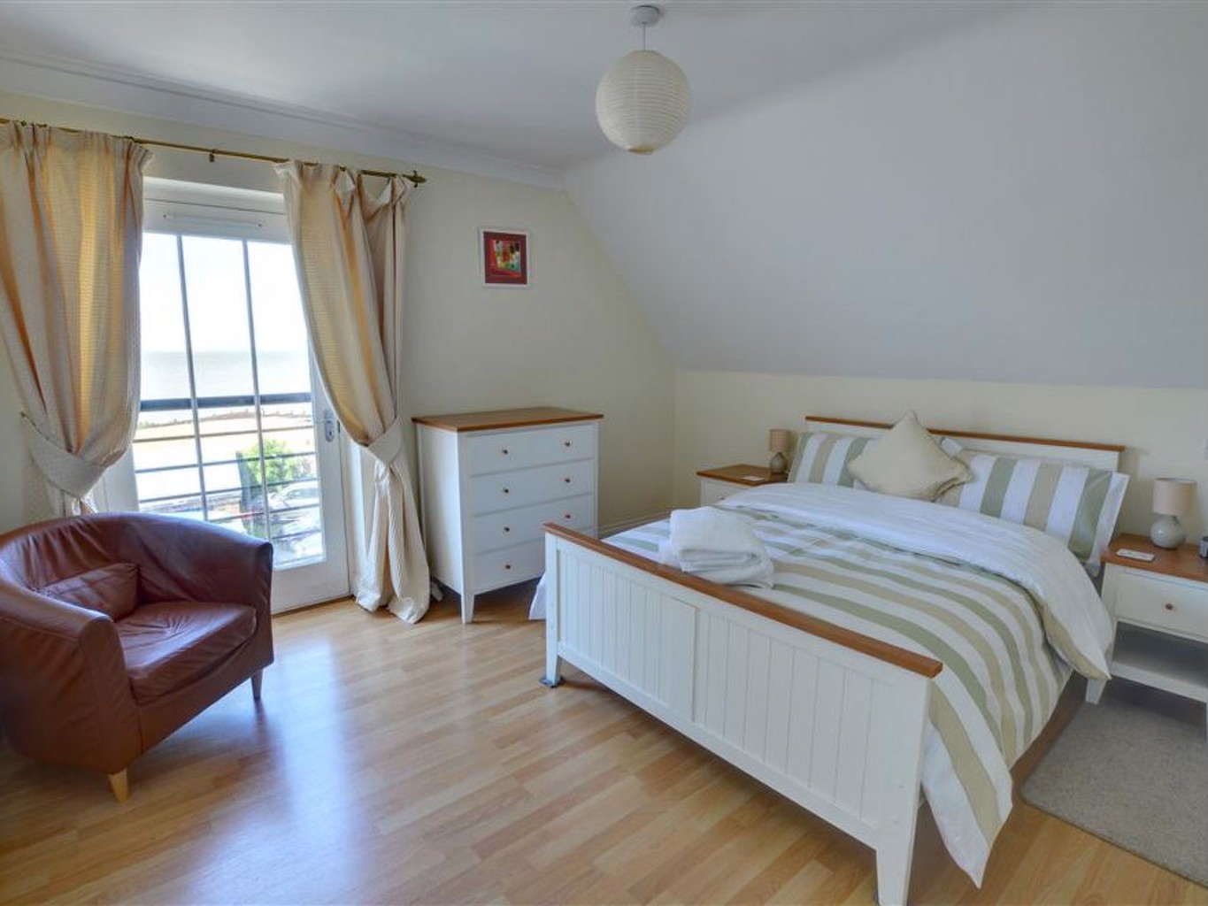 Holiday Home Whitepost (هالیدی هوم ویتپوست) 