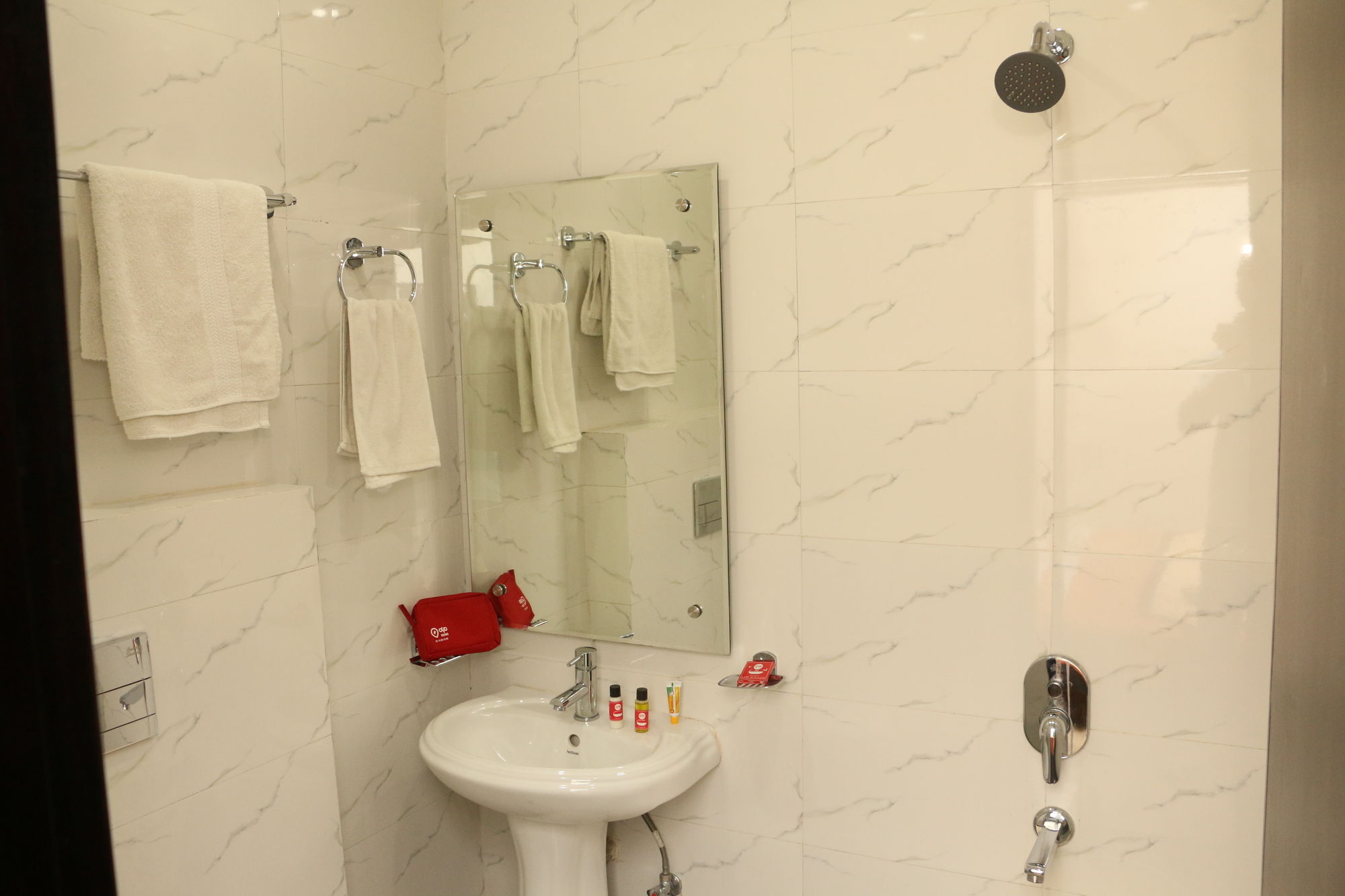Oyo Rooms Chaura Bazaar Sanglan Shivala 