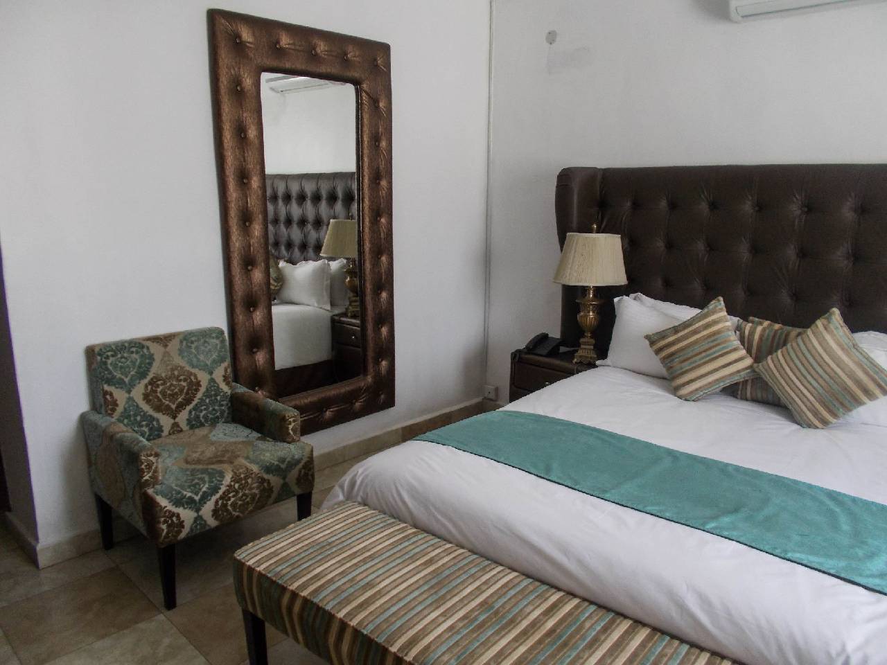 Tecla Hotel 