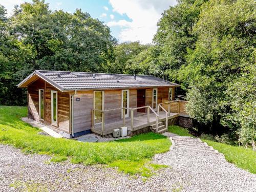 8 Streamside Looe 