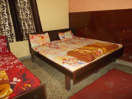 Family Guest House Near Muni Ki Reti 