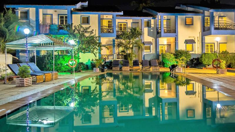 Hotel Pristine Resort (هتل پریستین ریزورت) Pool