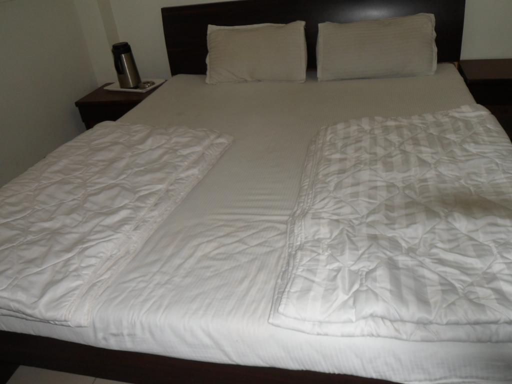Hotel Almond Inn 