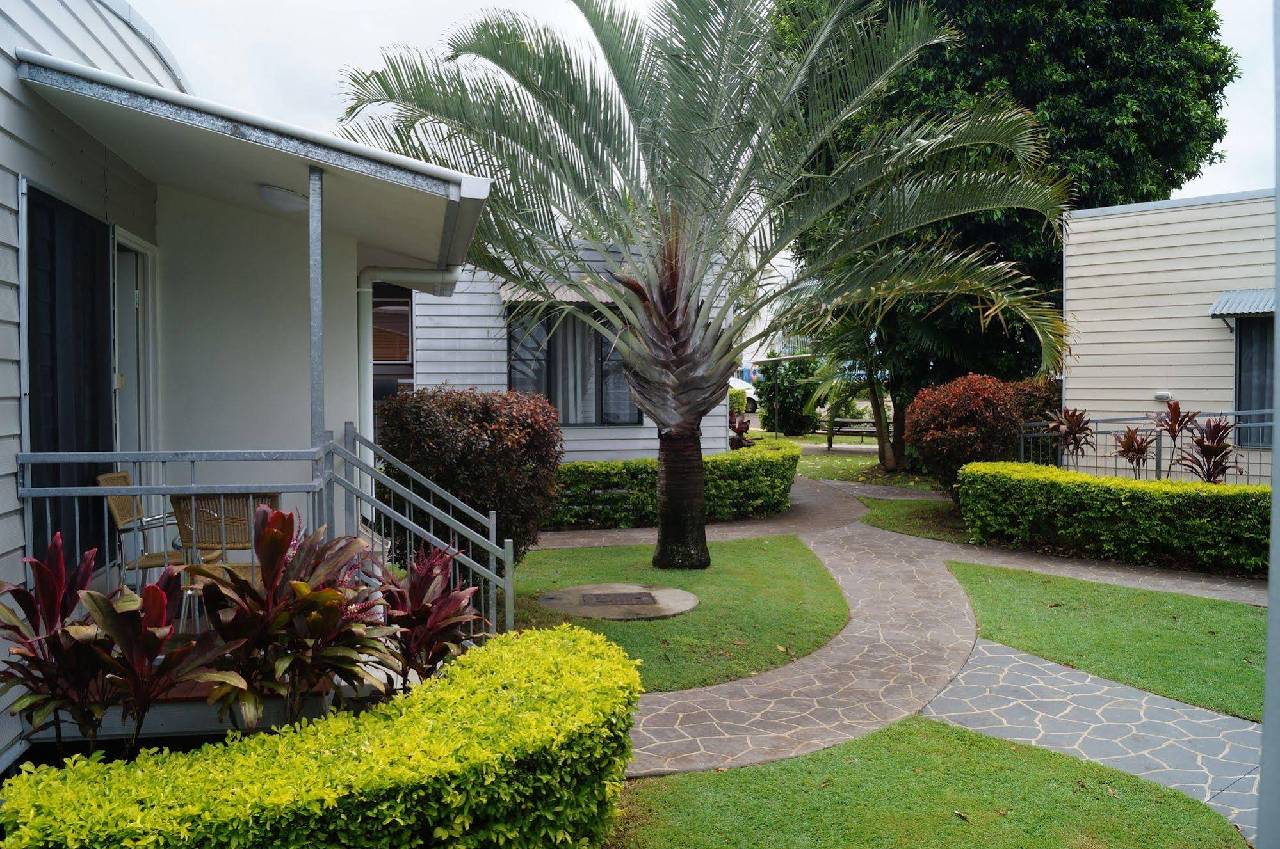 Tin Can Bay's Sleepy Lagoon Motel Tin Can Bay's Sleepy Lagoon Motel