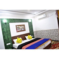 Vista Rooms At Gadisar Road 
