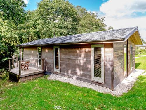 8 Streamside Looe 