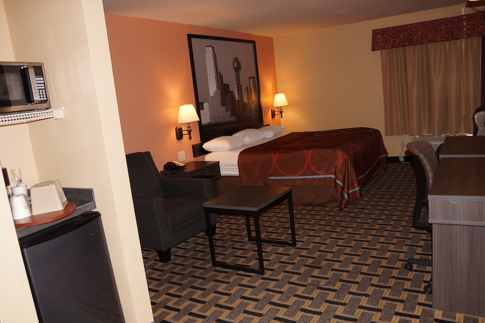 Super 8 by Wyndham Farmers Branch North Dallas - photo 4
