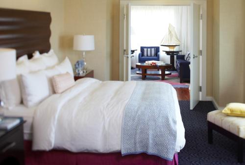 Renaissance Boston Waterfront Hotel 