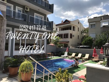 Twenty One Hotel Featured Image