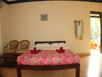 Oyo Stayout At Peaceful Ashvem Beach Guestroom