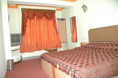 Hotel Golmaheem 