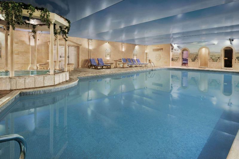 Ramada Resort Cwrt Bleddyn Hotel & Spa Pool