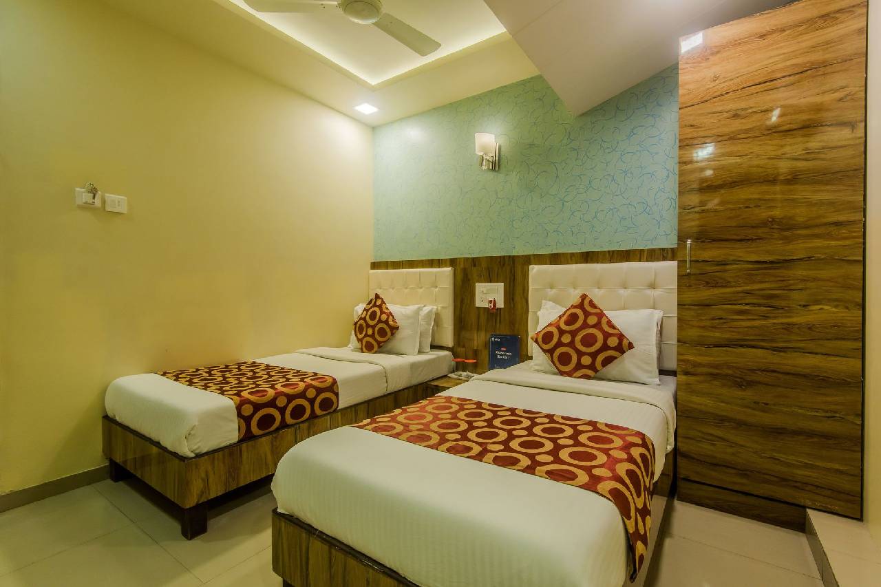 Oyo 9983 Hotel Golden Park 