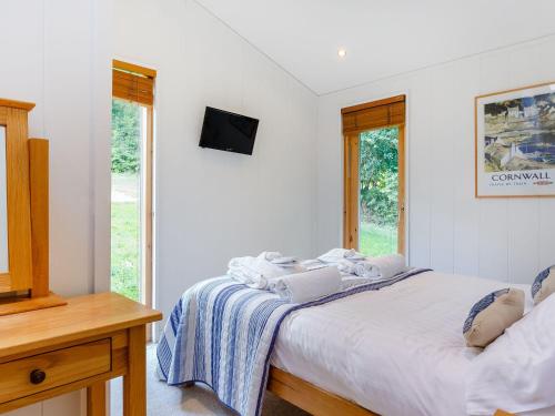 8 Streamside Looe 