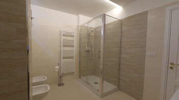 Macchia Mediterranea Bathroom