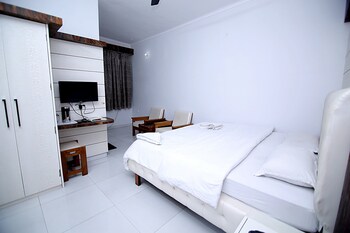 Hotel Midtown Guestroom