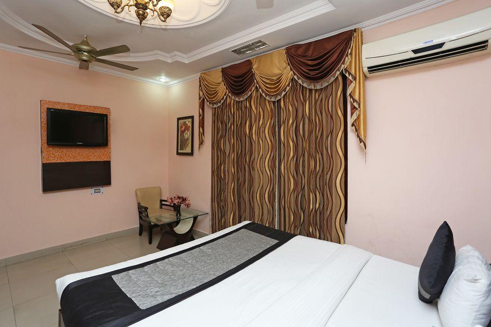 Oyo 8672 Hotel Friends 