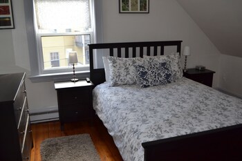 Allston Red House Guestroom