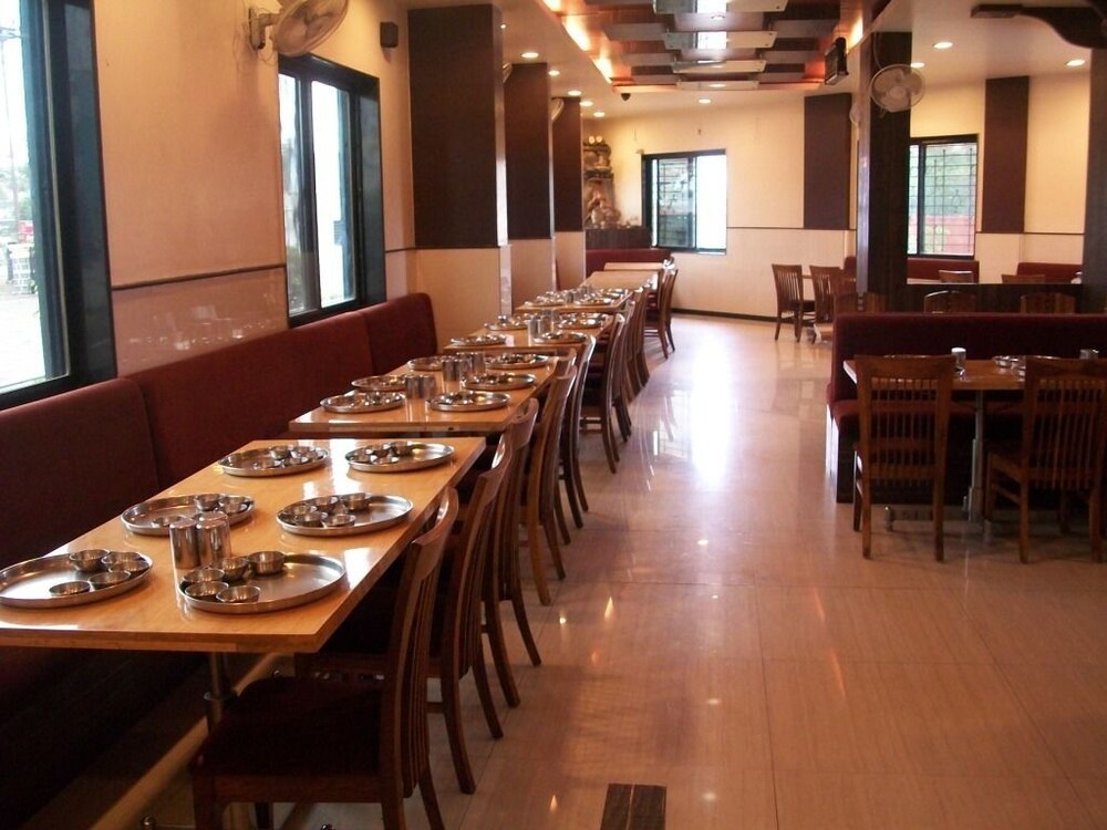 Hotel Yashraj Inn Restaurant