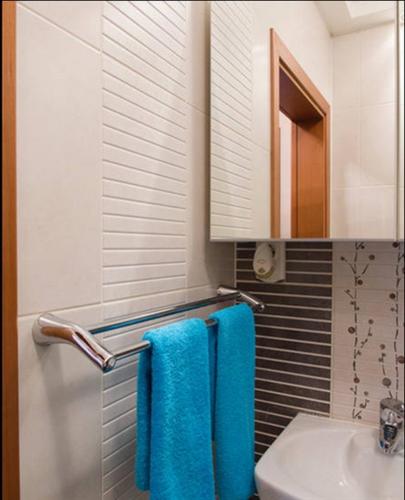 Stylish Suite Near Center 