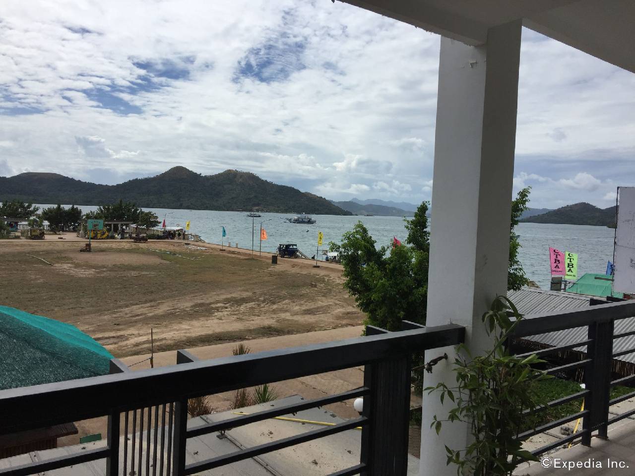Coron Gateway Hotel & Suites (كورون گاتوی هتل و سوئیتس) 