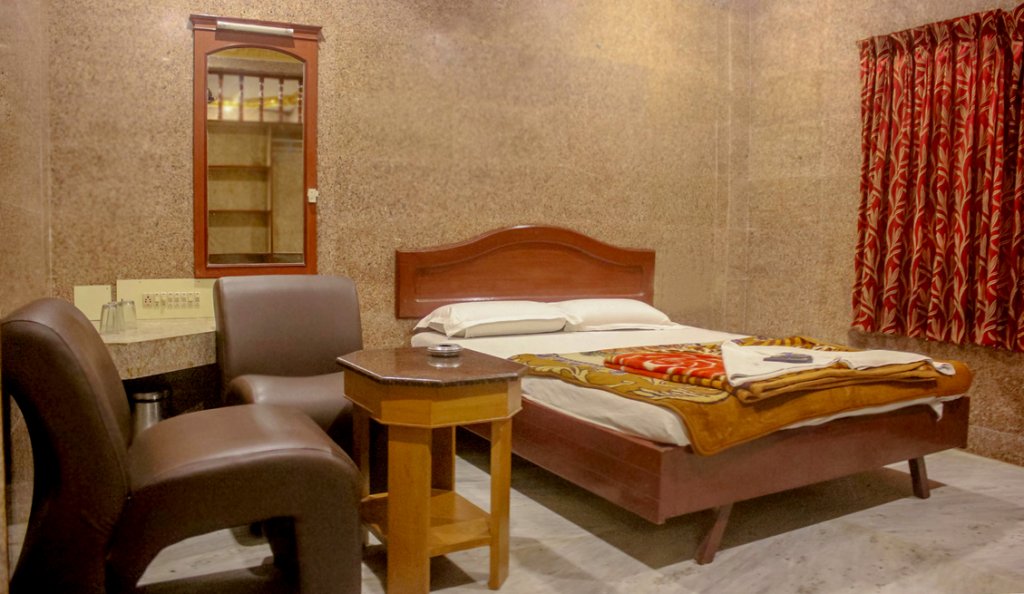 Krishna Tourist Home (كریشنا توریست هوم) 