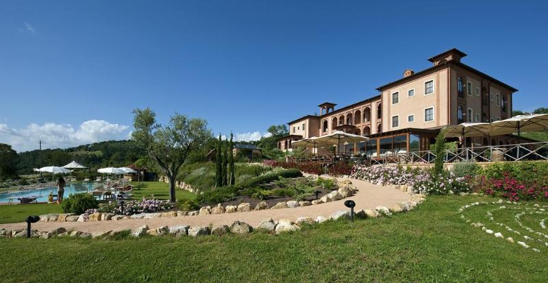 Saturnia Tuscany Hotel General view