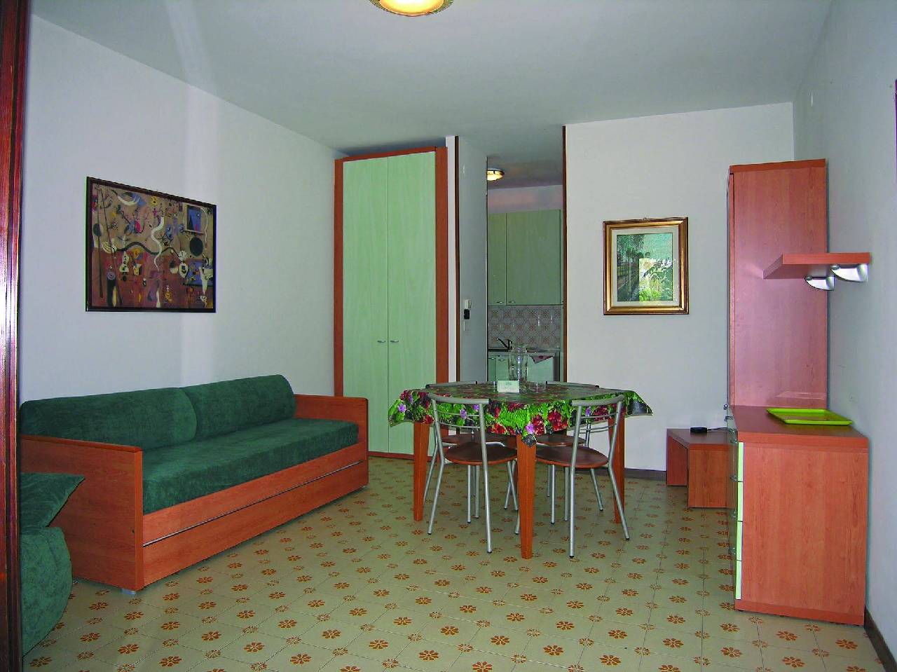 Appartamenti Punta Grò (آپارتامنتی پونتا گرò) 