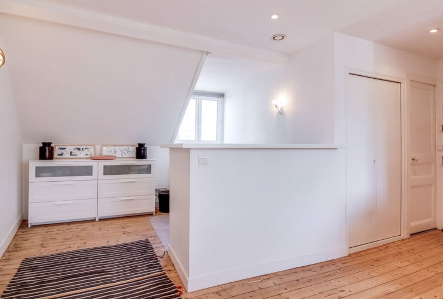 Apartment La Mansarde (آپارتمان لا مانسارد) 