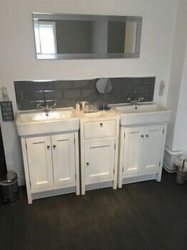 The Bluebell Inn And Lodge Bathroom